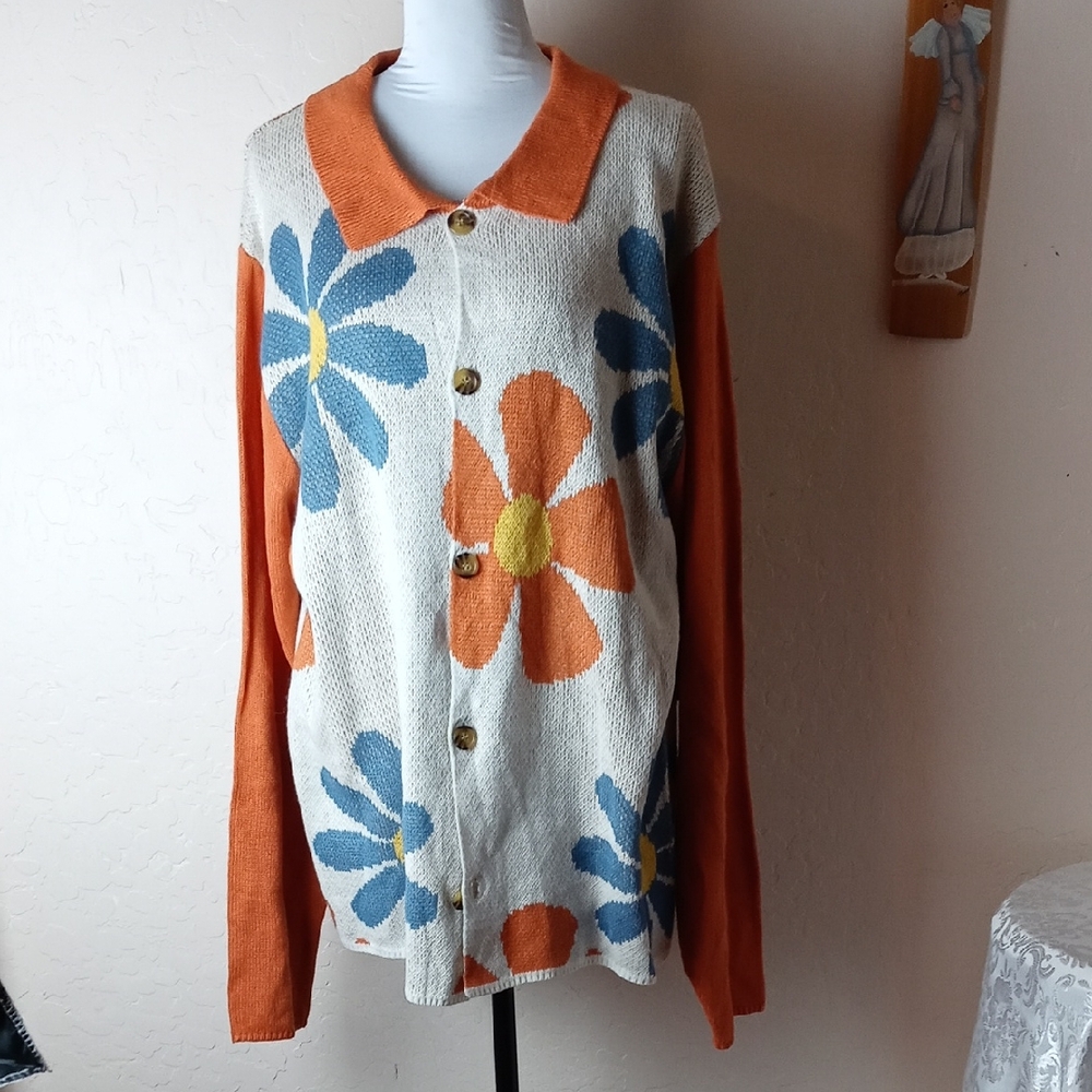 NWT Super Massive Floral Patterned Orange and White Women's Sweater